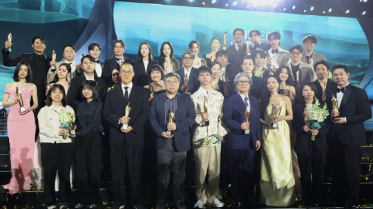 백상예술대상 수상자들.<백상예술대상 사무국 제공>